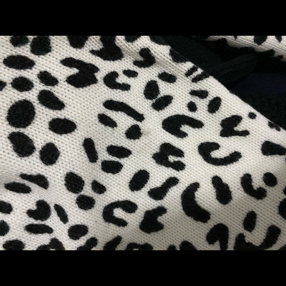 H&M sweater - Picture 2 of 4